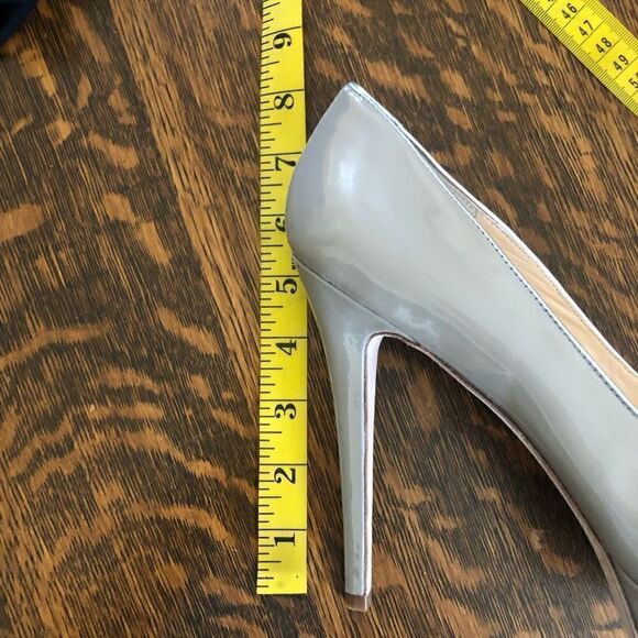 NEW Footcandy Crissy Platform Heels in Taupe Patent Leather NIB